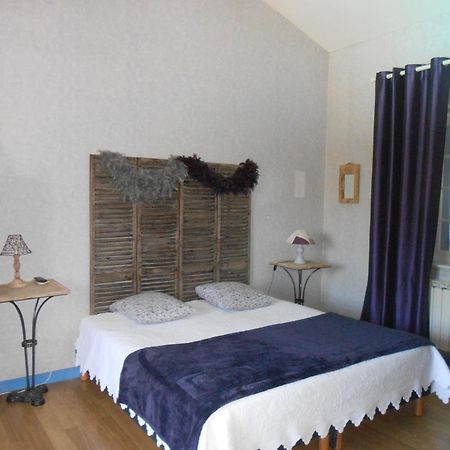 Bed and Breakfast Le Relais Du Grand Logis à Civrieux Chambre photo