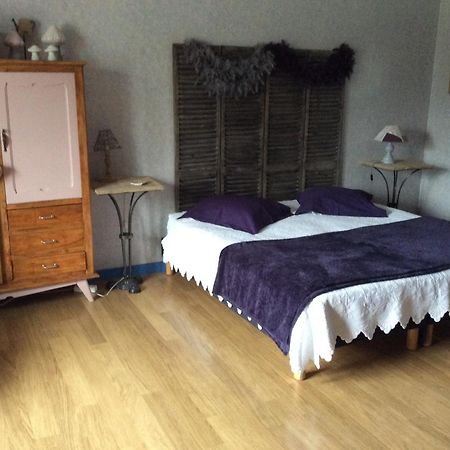 Bed and Breakfast Le Relais Du Grand Logis à Civrieux Chambre photo