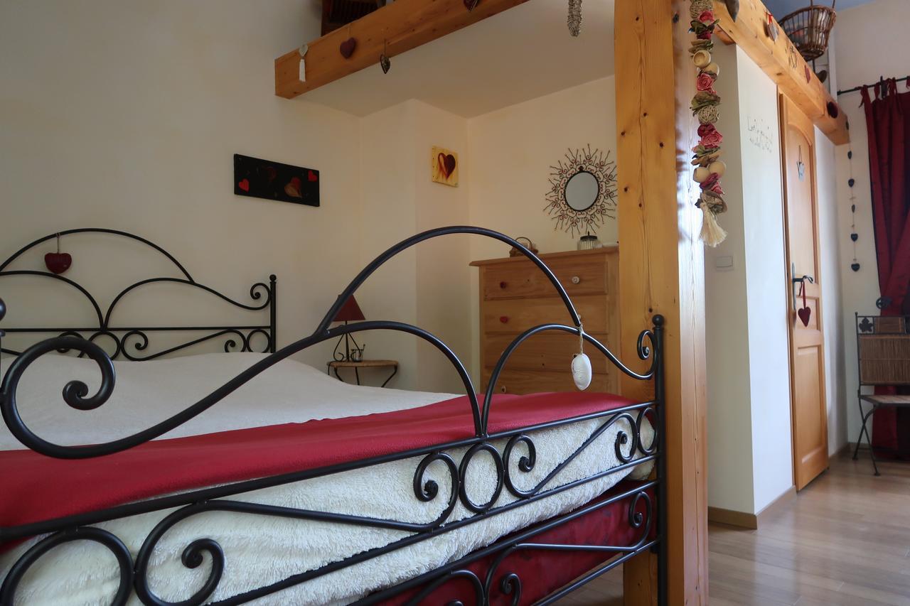 Bed and Breakfast Le Relais Du Grand Logis à Civrieux Extérieur photo